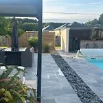 La Cocooning Villa *